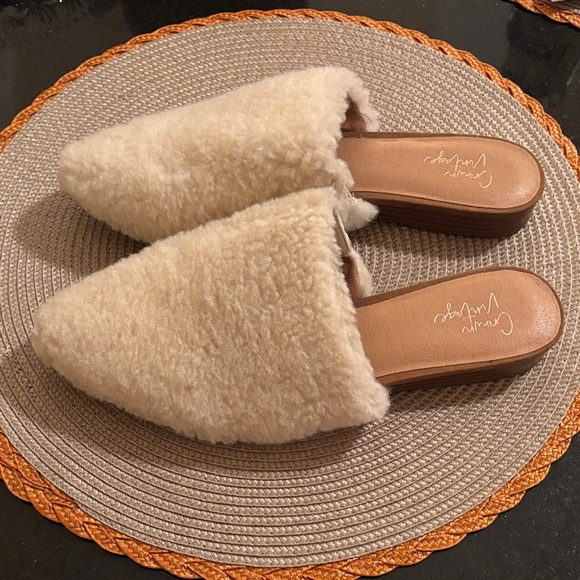 Crown Vintage Cream Shearling Mules House Shoes Slippers Size 7 - Picture 4 of 6